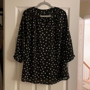 BLACK AND WHITE CLASSIC 3/4 length sleeve blouse!